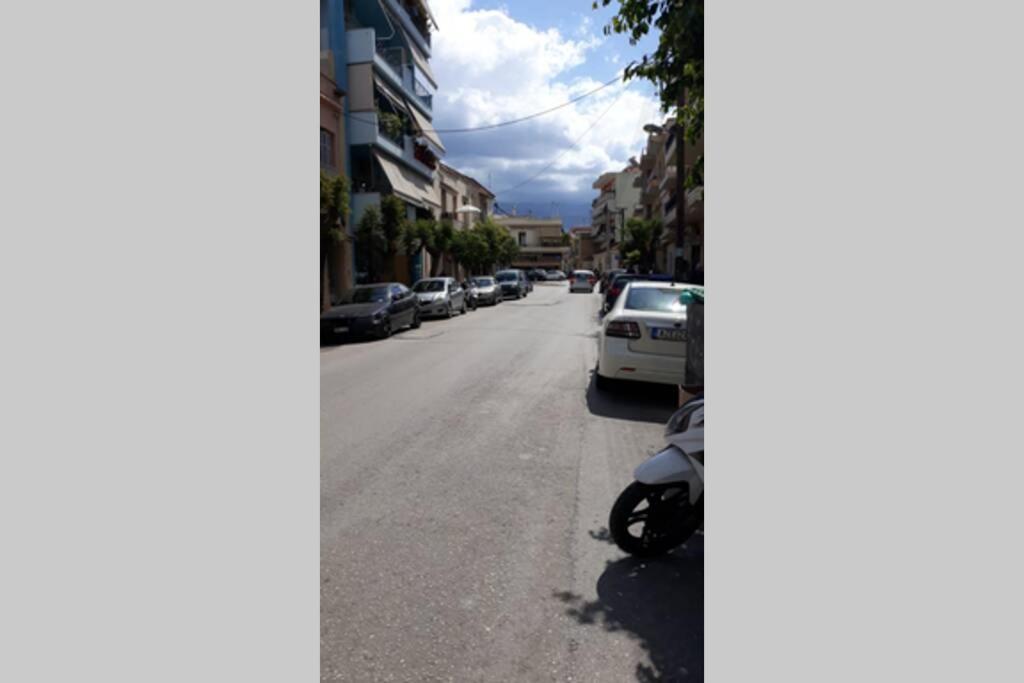 Bilocale - Δίχωρο διαμέρισμα δίπλα στα Ψηλαλώνια Πάτρα Εξωτερικό φωτογραφία